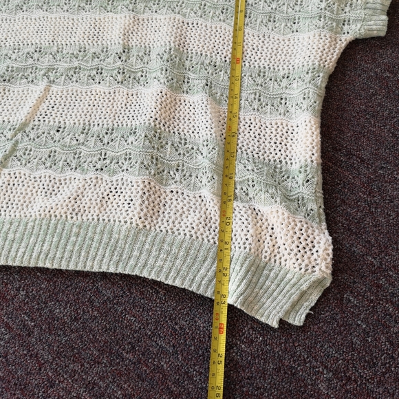 🔴 2/$20 Crochet Shirt - Picture 10 of 12